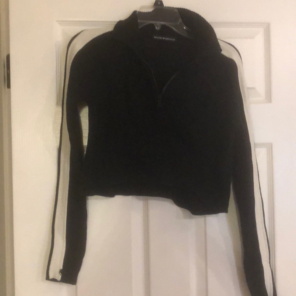 Brandy Melville crop black sweater